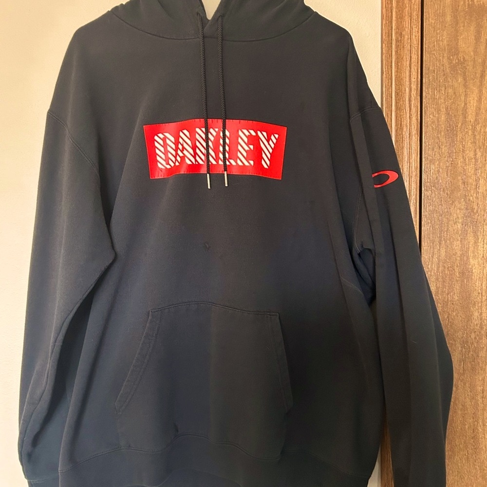 Oakley sweatshirt